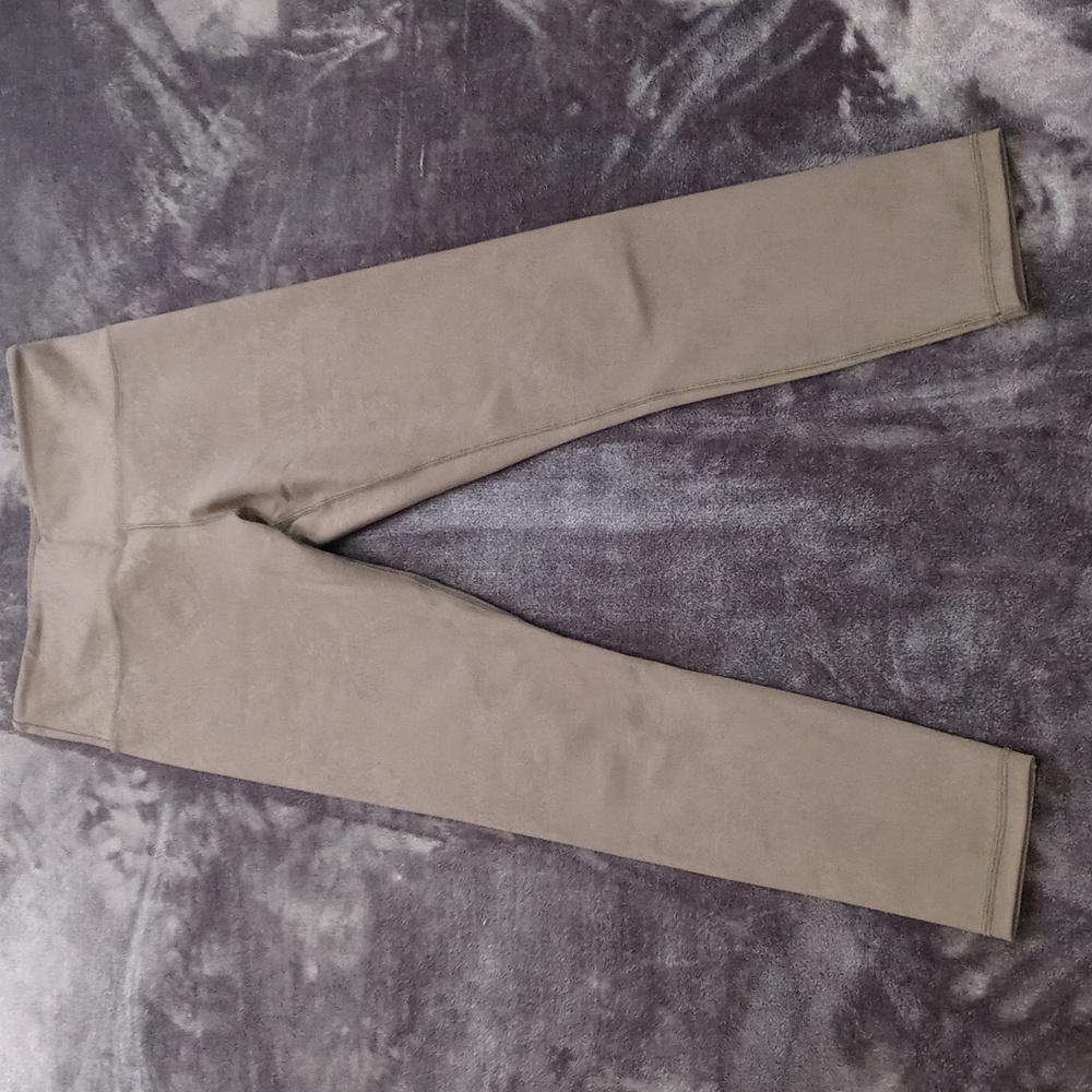 Zyia Leaf pattern leggings